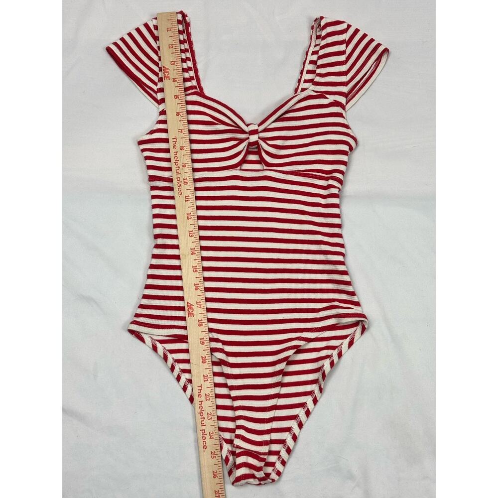 Altar'd State Red White Striped Flutter Sleeve Bodysuit Sweetheart Knot M Retro - Picture 2 of 7